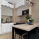 Kasprowicza M&m-spa & Pool Parking Free Апарт-отель 3*