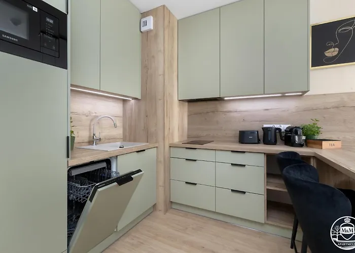 Appart hôtel M&m, Gratis Parking, Basen, Sauna, Silownia 3*